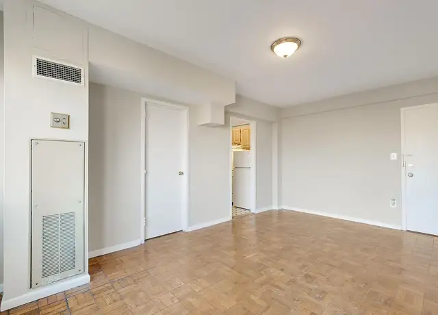 Photo of 1815 17th St NW, Washington, DC 20009