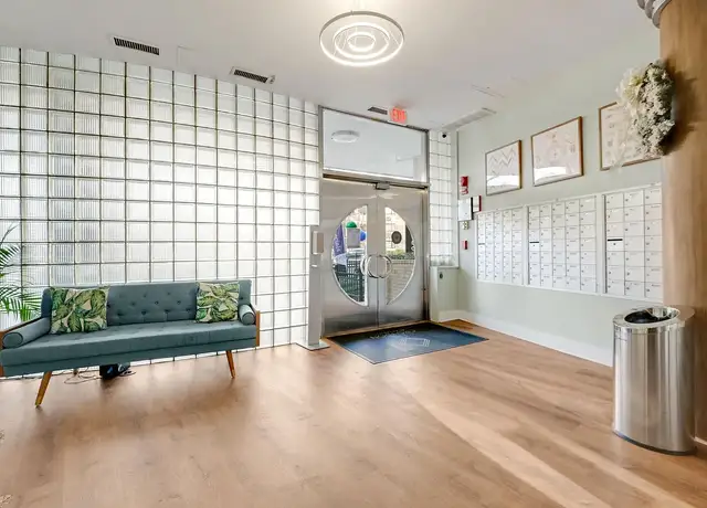 Photo of 1815 17th St NW, Washington, DC 20009