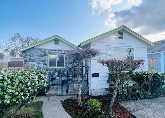 Property at 824 6th St SE, Auburn, WA, 98002, 2 beds, 1 bath, [object Object]