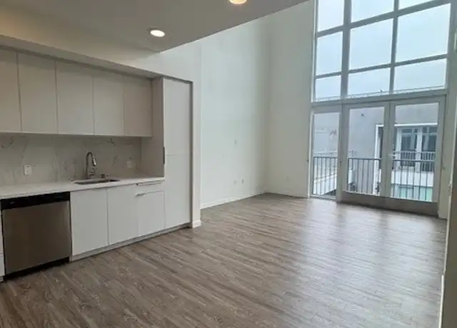 Property at 5750 Hollywood Blvd Unit 733, Los Angeles, CA, 90028, 1 bed, 2 baths, [object Object]