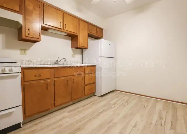 Property at 5828 Erskine St Unit 3, Omaha, NE, 68104, 1 bed, 1 bath, [object Object]