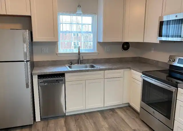 Property at 104 Fairway Dr Unit 104D, Wethersfield, CT, 06109, 2 beds, 1 bath, [object Object]