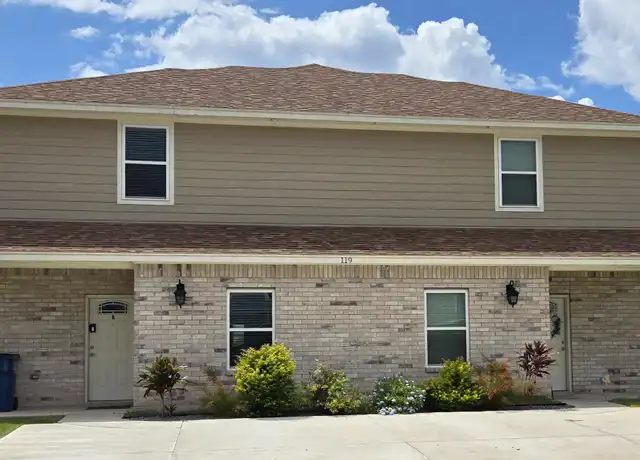 Property at 100 Olive St, Los Fresnos, TX, 78566, 3 beds, 2.5 baths, [object Object]