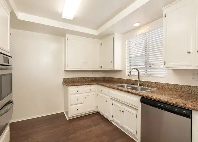 Property at Essex House - 411 N Palm Dr, Beverly Hills, CA, 90210, 2-3 beds, 2-2.5 baths, [object Object]