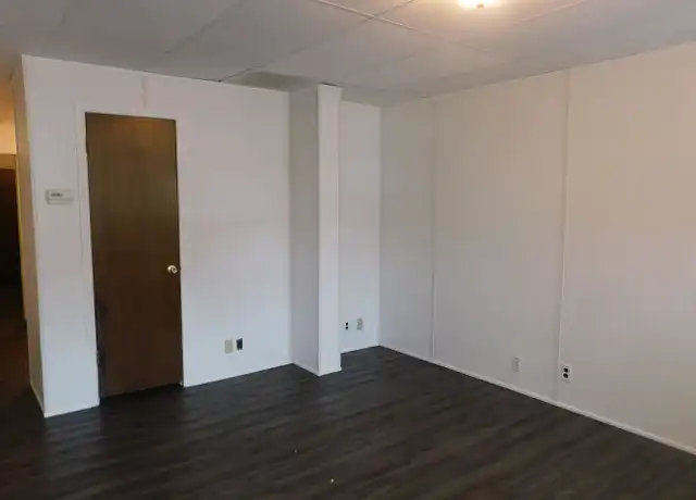 Property at 300 S Main St Apt 04, El Dorado, KS, 67042, 1 bed, 1 bath, [object Object]