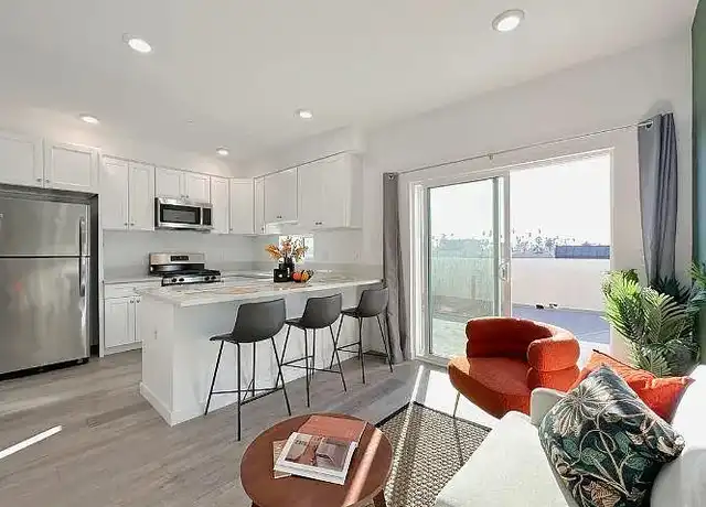 Property at The Green House - 1110 S Oxford Ave, Los Angeles, CA, 90006, 4-5 beds, 4-5 baths, [object Object]