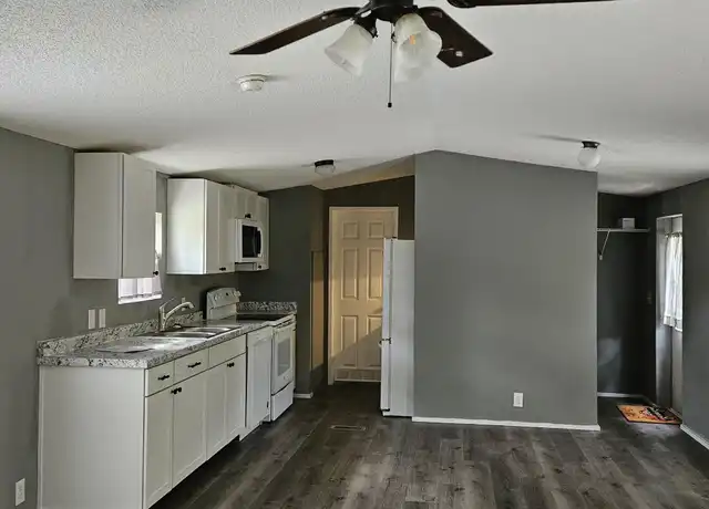 Property at 1570 Bluejay Dr, Middleburg, FL, 32068, 3 beds, 2 baths, [object Object]