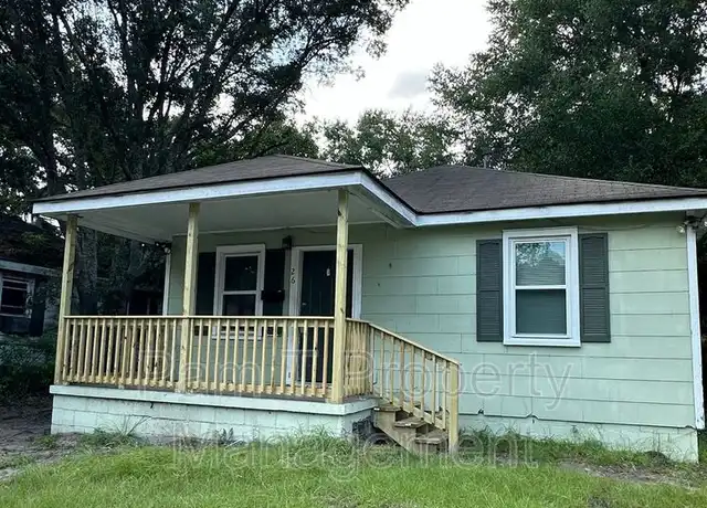 Property at 26 W 59th St, Savannah, GA, 31405, 2 beds, 1 bath, [object Object]