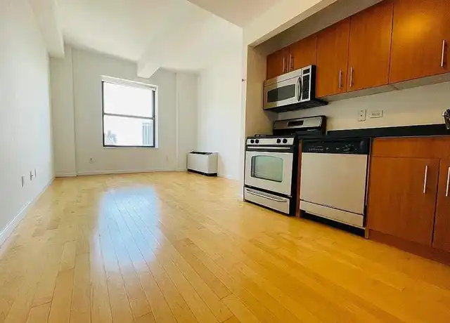 Property at 20 West St Unit 43D, New York, NY, 10004, 0 beds, 1 bath, [object Object]