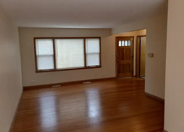Photo of 366 Park Ave, Highland Park, IL 60035