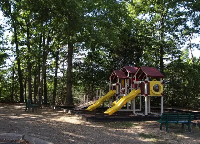 Photo of 136 Wellington Lakes Dr, Fredericksburg, VA 22401