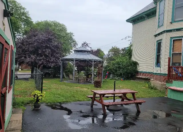 Property at 560 Pine St Unit 2, Manchester, NH, 03104, 2 beds, 1 bath, [object Object]