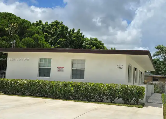 Property at 10380 SW 173rd St Unit 10380, Miami, FL, 33157, 2 beds, 1 bath, [object Object]