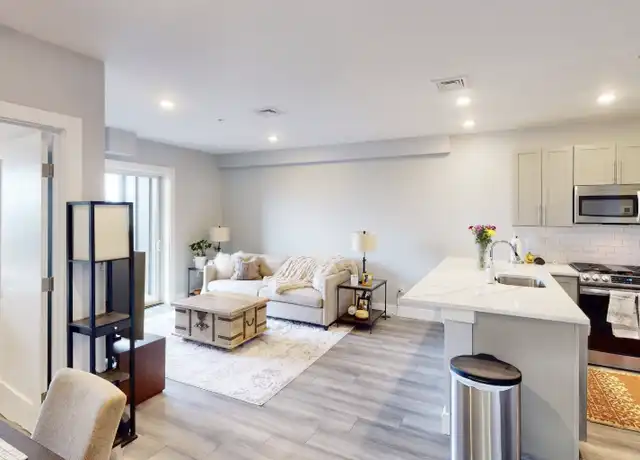 Property at 55 W Fifth St Unit 405, Boston, MA, 02127, 1 bed, 1 bath, [object Object]