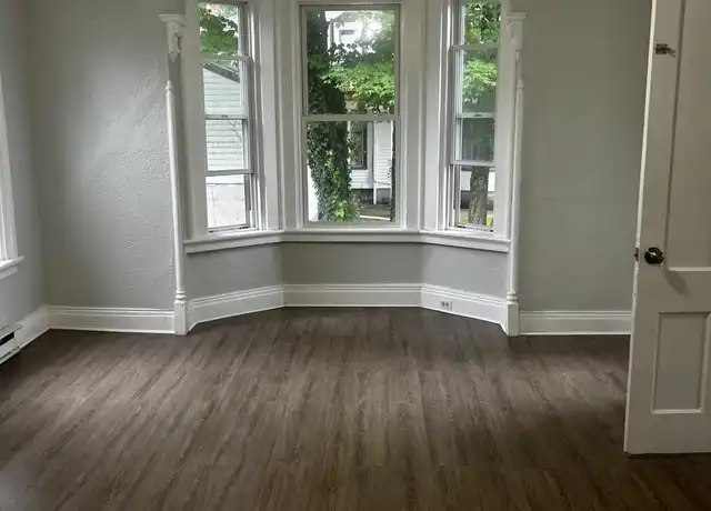 Property at 16 Laurel Hill Ave Unit 4, Norwich, CT, 06360, 1 bed, 1 bath, [object Object]
