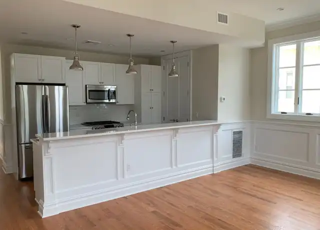 Property at 125 Main St Unit 1, Manasquan, NJ, 08736, 1 bed, 1 bath, [object Object]