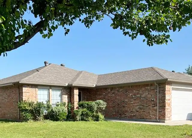 Property at 10465 Hideaway Trl, Fort Worth, TX, 76131, 3 beds, 2 baths, [object Object]