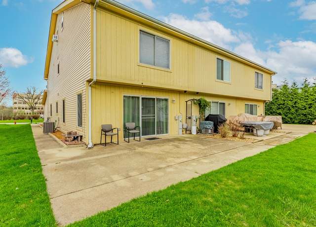 Photo of 305 Creekside Dr Unit C, Bloomingdale, IL 60108
