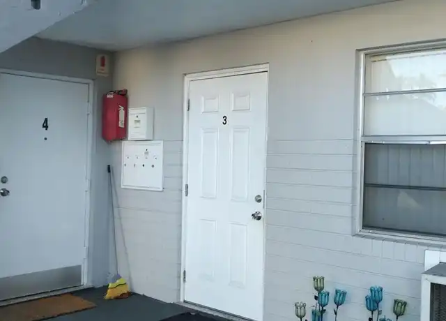 Property at 126 Cleveland St Unit 3, Lake Worth Beach, FL, 33461, 1 bed, 1 bath, [object Object]