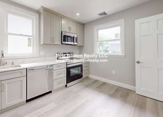 Property at 3 Harris Rd Unit 2, Medford, MA, 02155, 4 beds, 2 baths, [object Object]
