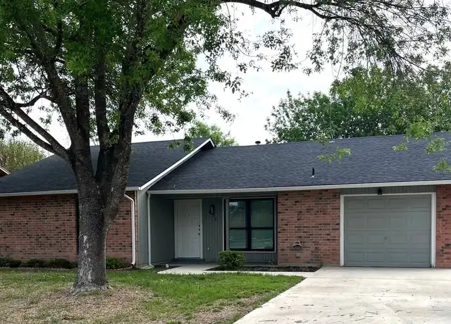 Property at 851 Hueco Dr, New Braunfels, TX, 78130, 3 beds, 1.5 baths, [object Object]