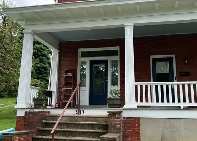Property at 910 Campbell Ave SW, Roanoke, VA, 24016, 2 beds, 1 bath, [object Object]