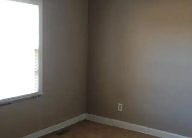 Property at 1319 W Walnut Ave, Gastonia, NC, 28052, 3 beds, 1 bath, [object Object]