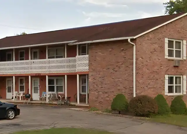 Property at 1720 Badger St Unit 2, Green Bay, WI, 54303, 1 bed, 1 bath, [object Object]