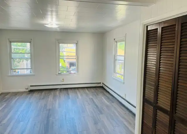 Property at 546 Walnut St Unit B, Freeland, PA, 18224, 1 bed, 1 bath, [object Object]