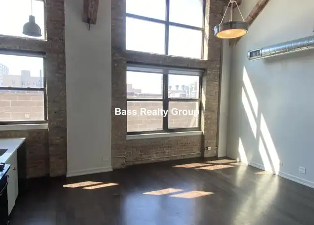 Property at 5028 N Kenmore Ave, Chicago, IL, 60640, 2 beds, 1 bath, [object Object]