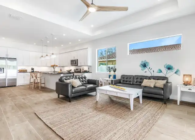 Property at 789 109th Ave N, Naples, FL, 34108, 4 beds, 3 baths, [object Object]