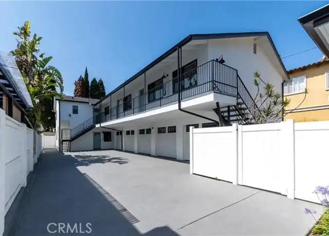 Property at 2420 Grant Ave Unit 4, Redondo Beach, CA, 90278, 2 beds, 1 bath, [object Object]