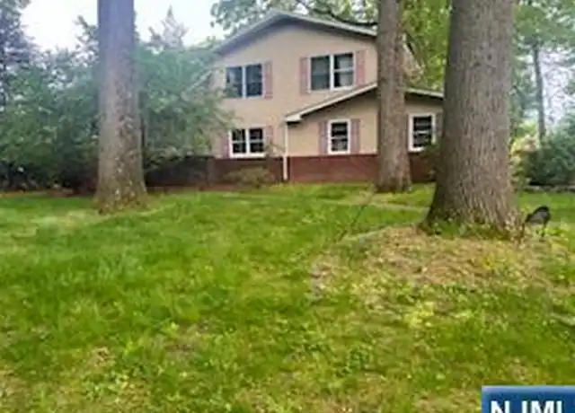 Property at 992 Ridge Ct, New Milford, NJ, 07646, 4 beds, 3.5 baths, [object Object]