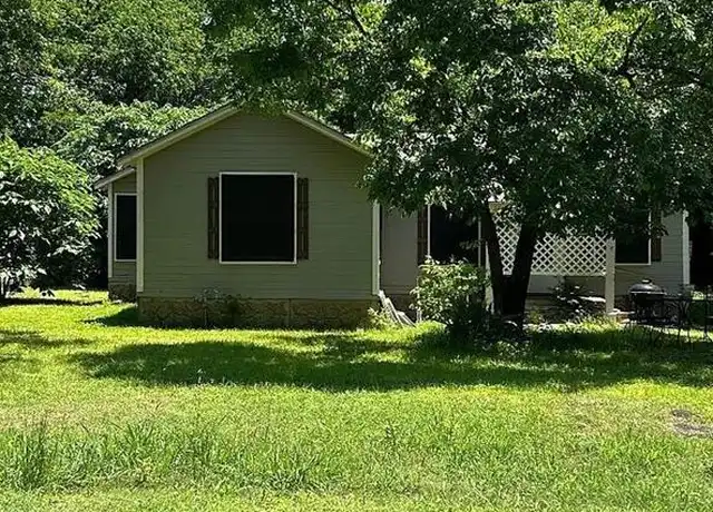 Property at 103 S San Antonio St, Whitney, TX, 76692, 2 beds, 1 bath, [object Object]