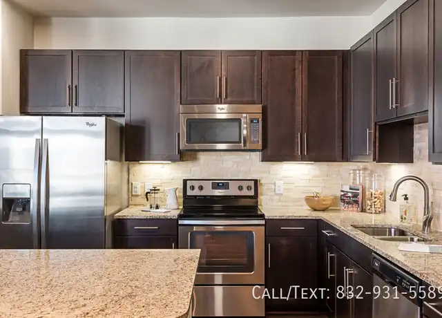 Property at 2550 Main St Unit 38M1, Houston, TX, 77002, 1 bed, 1 bath, [object Object]