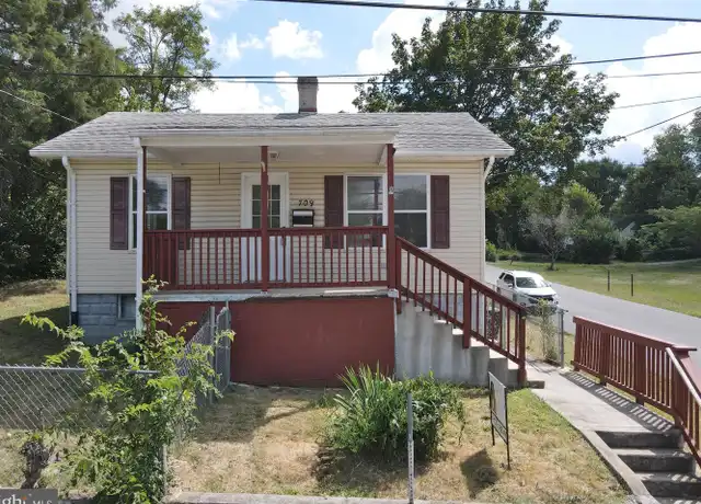 Property at 709 3rd St, Martinsburg, WV, 25404, 3 beds, 2 baths, [object Object]