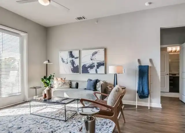 Property at 336 Oakhurst Scenic Dr Unit 2015, Fort Worth, TX, 76111, 2 beds, 2 baths, [object Object]