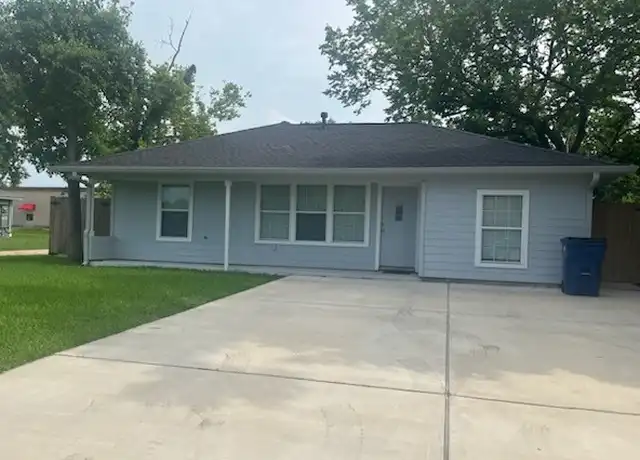 Property at 1240 San Felipe St, Angleton, TX, 77515, 3 beds, 1 bath, [object Object]