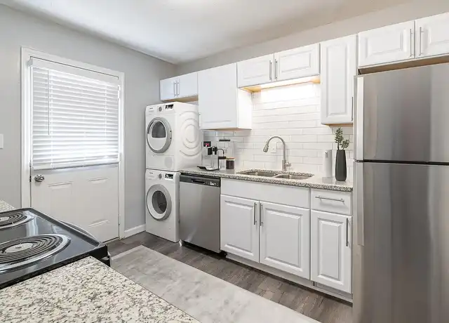 Property at Crown Point Townhomes - 7422 Pebblestone Dr, Charlotte, NC, 28212, 2 beds, 1.5 baths, [object Object]