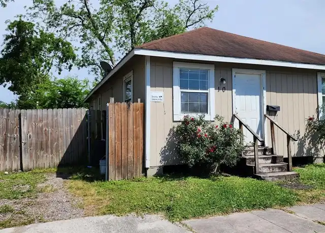 Property at 10 N 3rd St, Baytown, TX, 77520, 3 beds, 1 bath, [object Object]