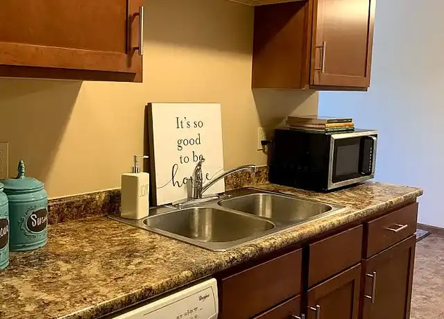 Property at Hennepin Apartments - 1319 E Hennepin Ave, Minneapolis, MN, 55414, 1 bed, 1 bath, [object Object]