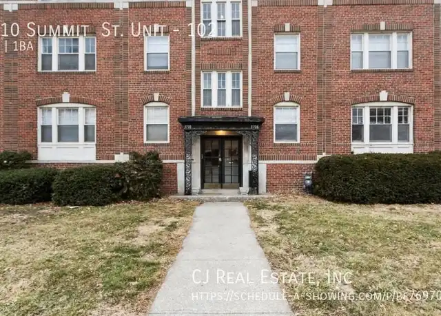 Property at 3710 Summit St Unit 102, Kansas City, MO, 64111, 1 bed, 1 bath, [object Object]