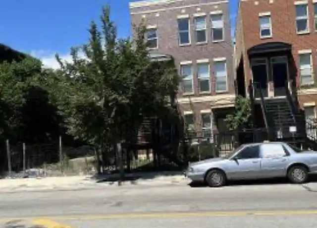 Property at 2122 W Madison St #3, Chicago, IL, 60612, 3 beds, 2 baths, [object Object]