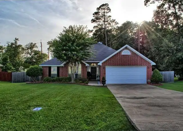 Property at 4896 Fairway Vw, Shreveport, LA, 71107, 3 beds, 2 baths, [object Object]