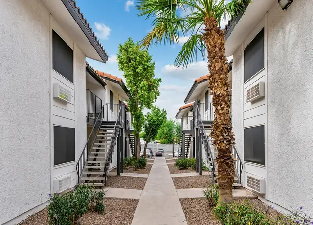 Photo of 1010 N 48th St, Phoenix, AZ 85008