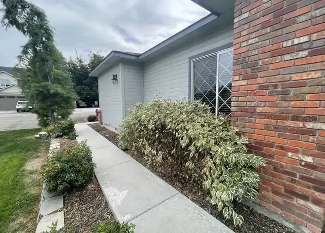 Property at 2120 W Pine Ave, Meridian, ID, 83642, 3 beds, 2 baths, [object Object]