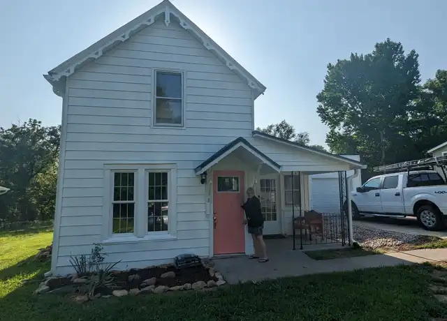 Property at 1017 N 10th St, Atchison, KS, 66002, 4 beds, 1.5 baths, [object Object]