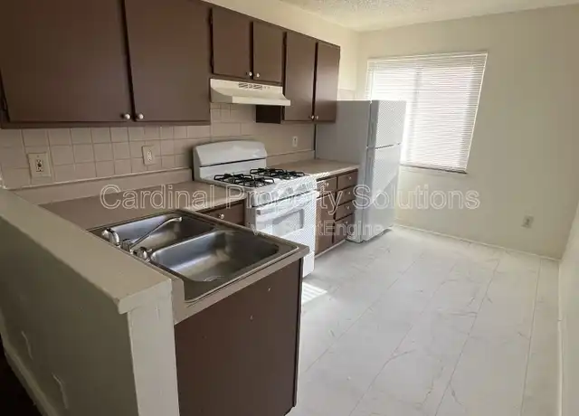 Property at 7875 Reading Rd Unit 9, Cincinnati, OH, 45237, 2 beds, 1 bath, [object Object]
