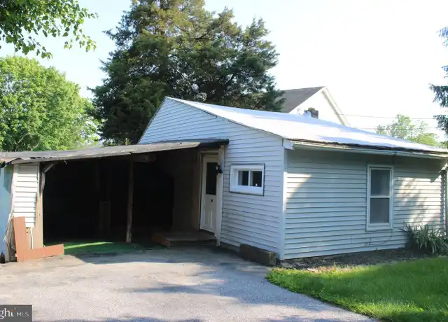 Property at 20 Dietz Rd, East York, PA, 17402, 2 beds, 1 bath, [object Object]