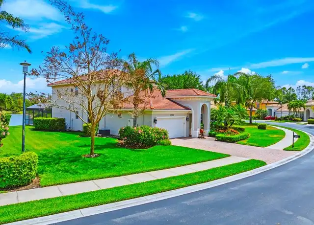 Property at 12730 Aviano Dr, Naples, FL, 34105, 5 beds, 3 baths, [object Object]